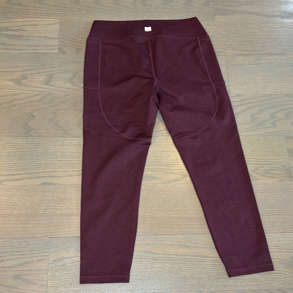 NWOT Vuori Brown Leggings with Wide Waistband and Full Length - Picture 6 of 6